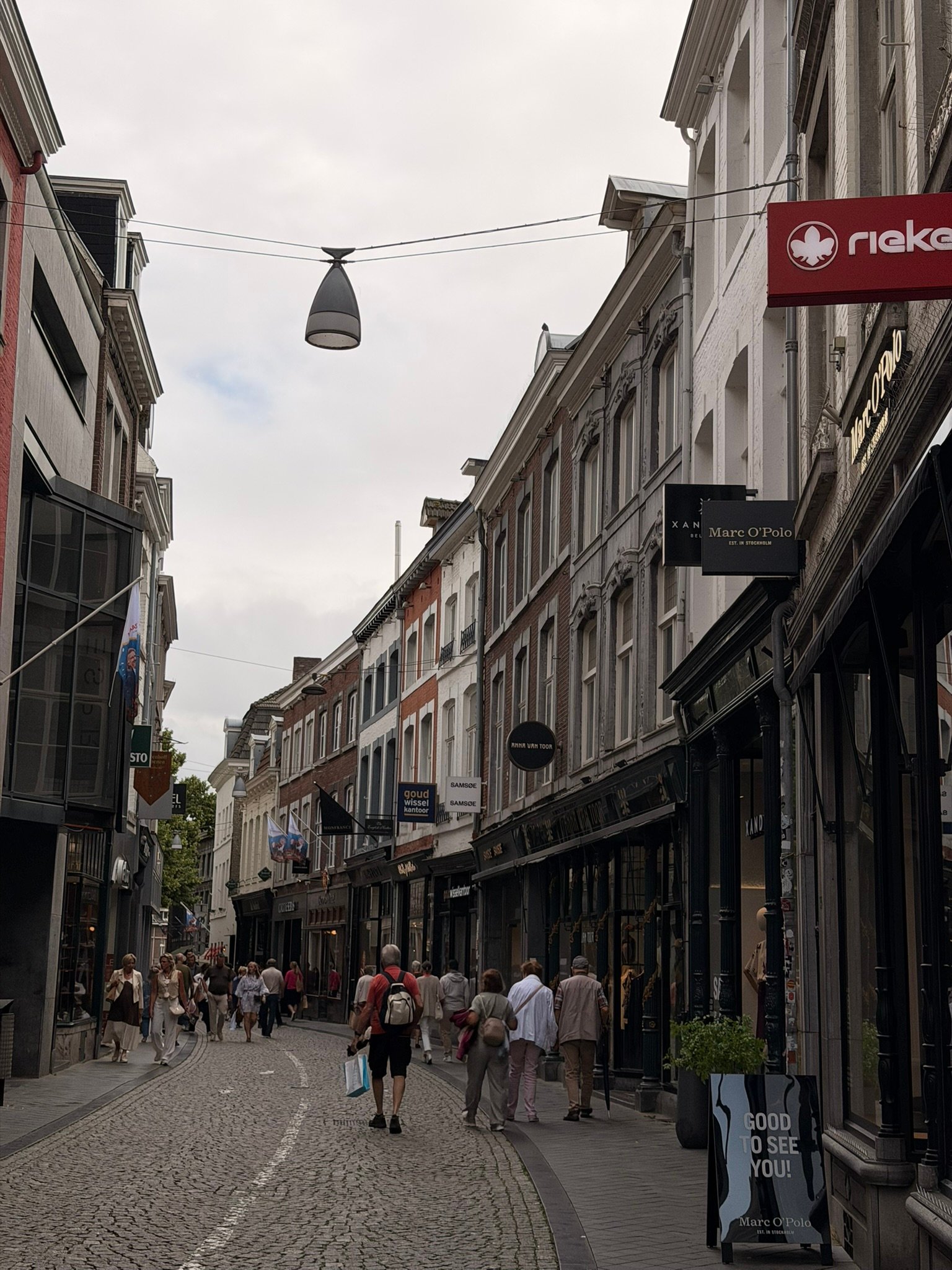 The shopping street that nearly derailed the schedule