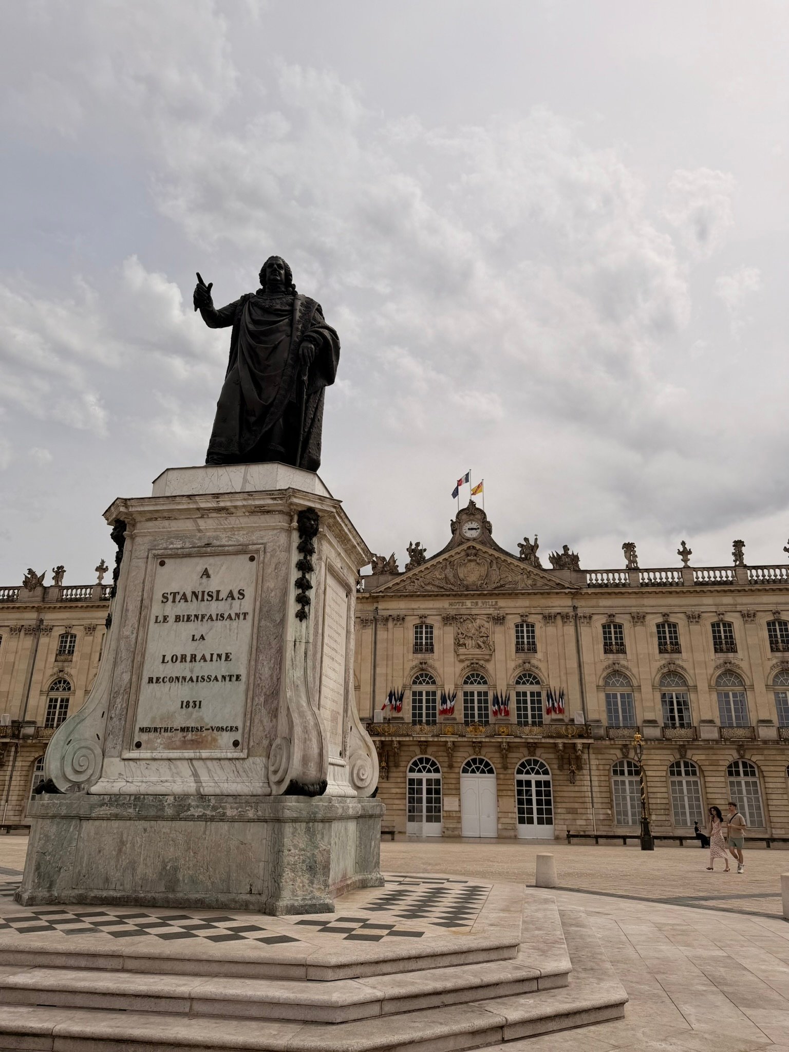 A statue in Nancy's old town